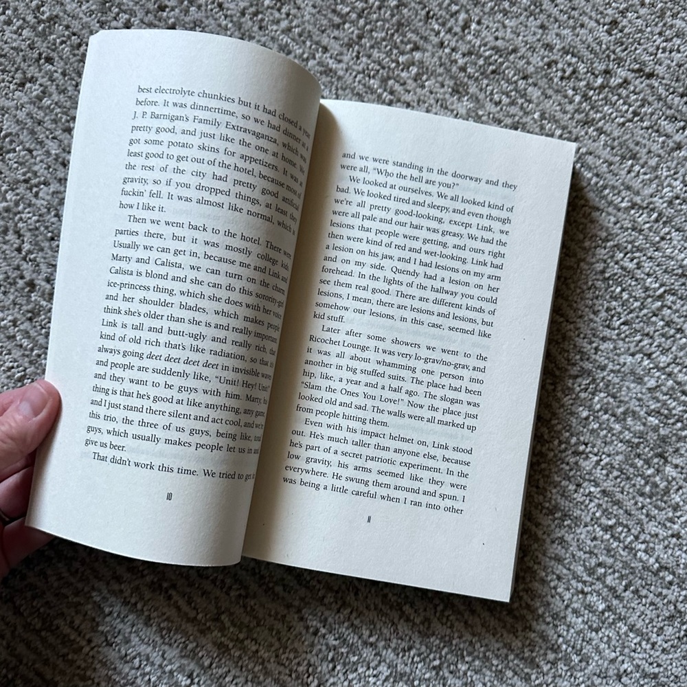 Chapter Book: Feed - Picture 4 of 5